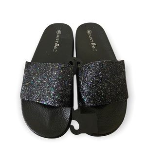 🩴 Brand New Black Glittery Sandals 🩴